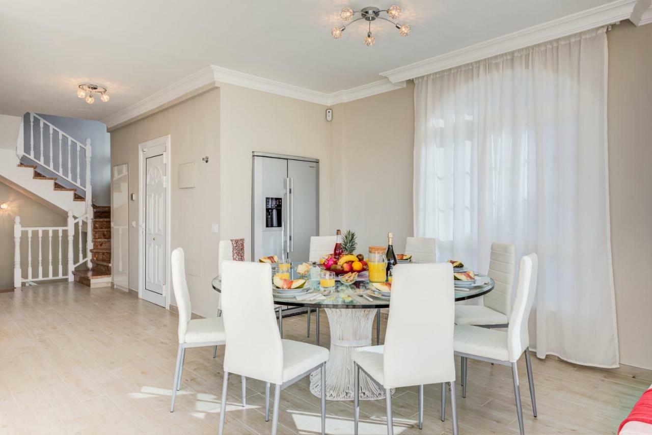 Luxury White Villa With Sea View, Heated Pool Costa Adeje  Buitenkant foto