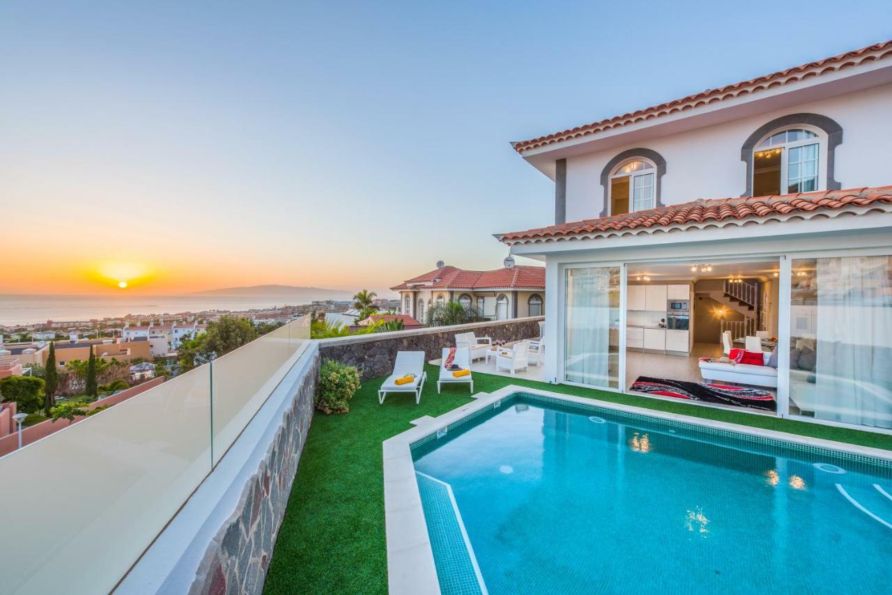 Luxury White Villa With Sea View, Heated Pool Costa Adeje  Buitenkant foto